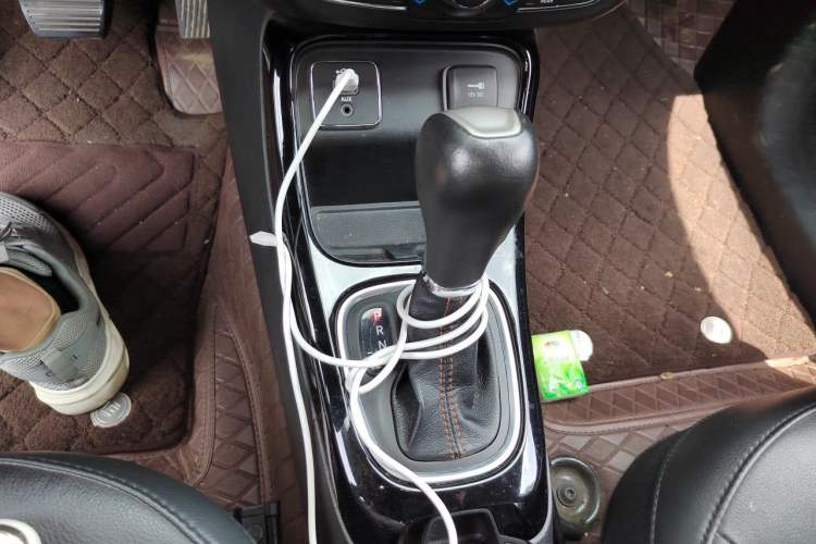 Used Jeep Compass 2019 220T Automatic Family Edition Gear Lever