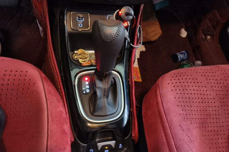 Used Jeep Compass 2019 220T Automatic Family Edition Gear Lever