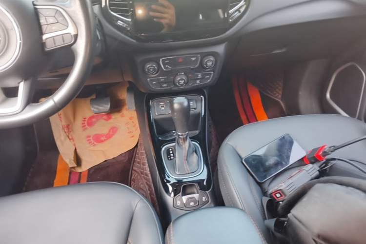 Used Jeep Compass 2019 220T Automatic Family Edition Gear Lever