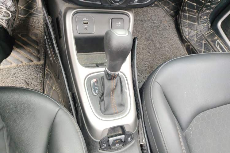 Used Jeep Compass 2019 200T Automatic Prestige Edition Gear Lever