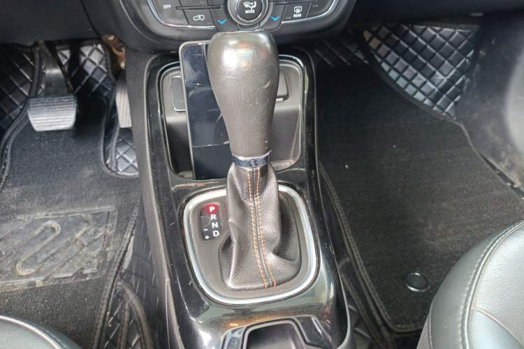 Used Jeep Compass 2019 220T Automatic Family Edition Gear Lever