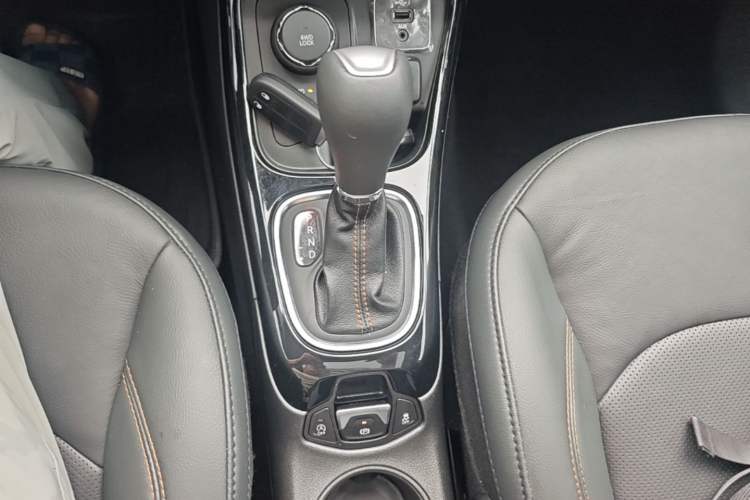 Used Jeep Compass 2019 220T Automatic Family Enjoyment Four-Wheel Drive Edition Gear Lever