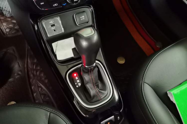 Used Jeep Compass 2019 220T Automatic Family Edition Gear Lever