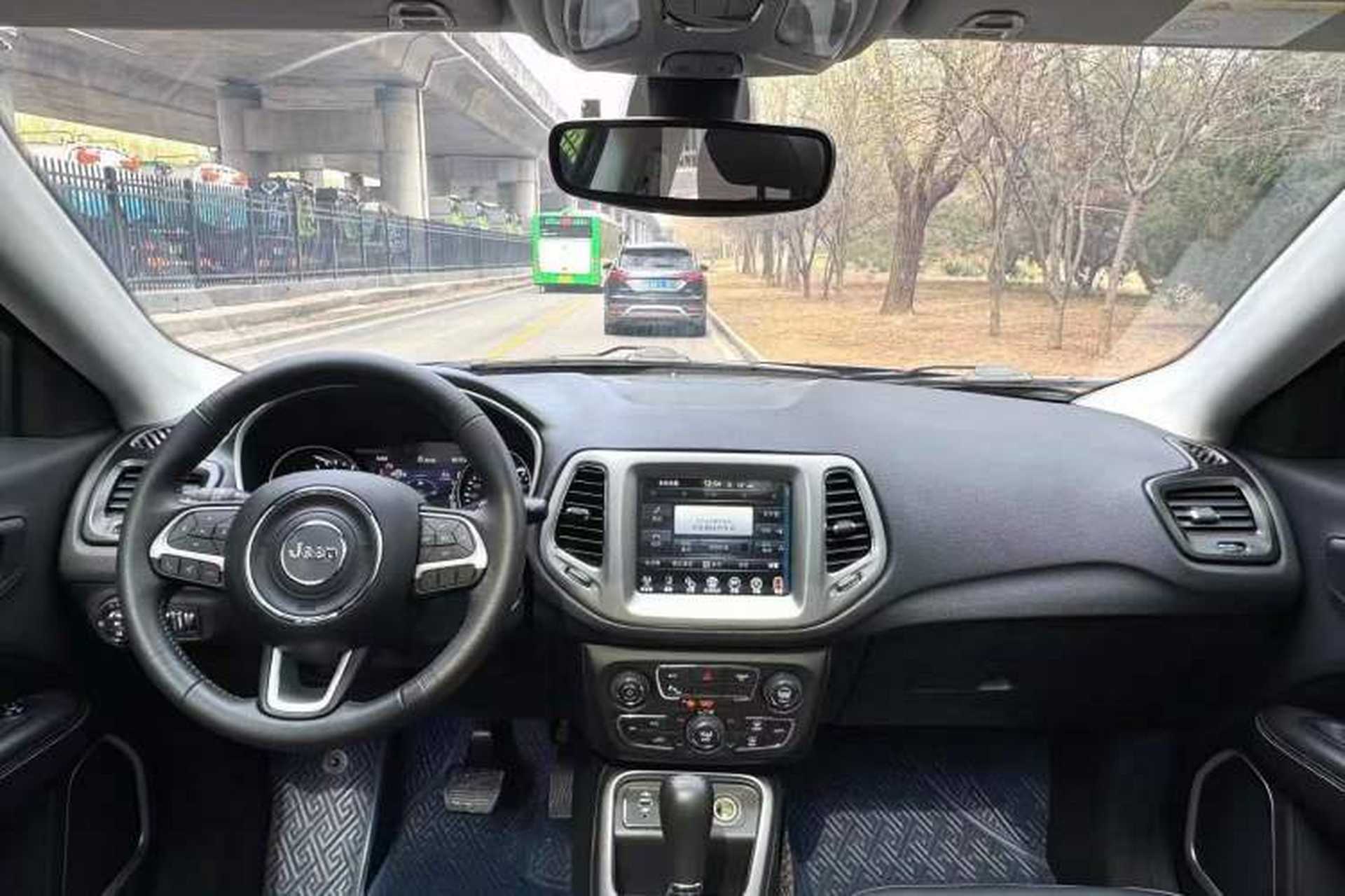 Used Jeep Compass 2019 200T Automatic Prestige Edition Interior 1