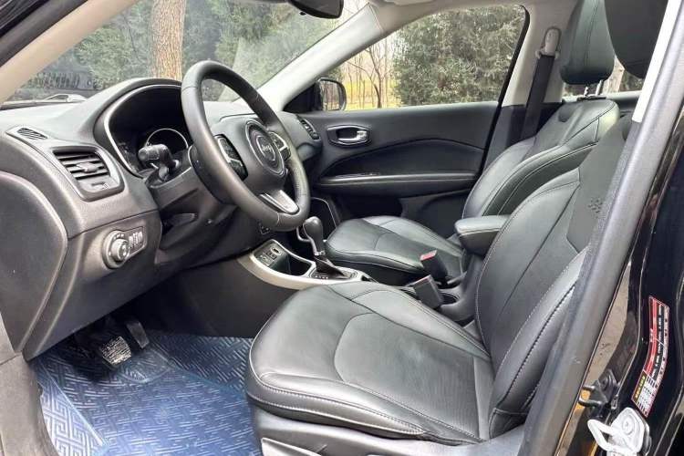 Used Jeep Compass 2019 200T Automatic Prestige Edition Interior 2