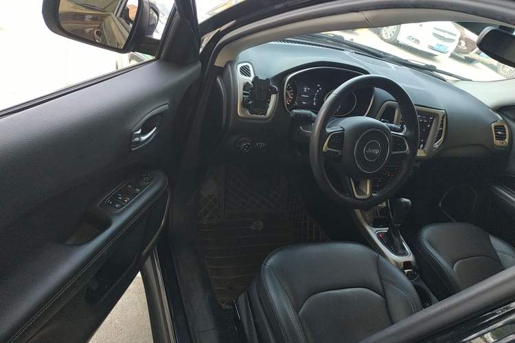 Used Jeep Compass 2019 200T Automatic Family Enjoyment Four-Wheel Drive - Connected Large Screen Version Interior 3
