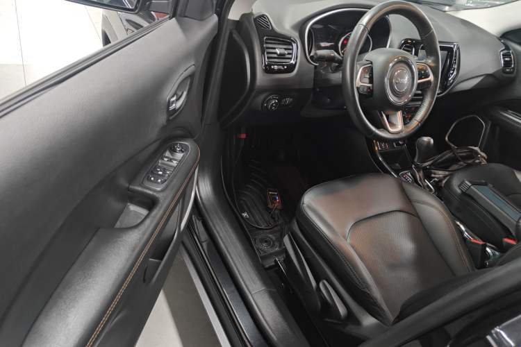 Used Jeep Compass 2019 220T Automatic Family Edition Interior 3