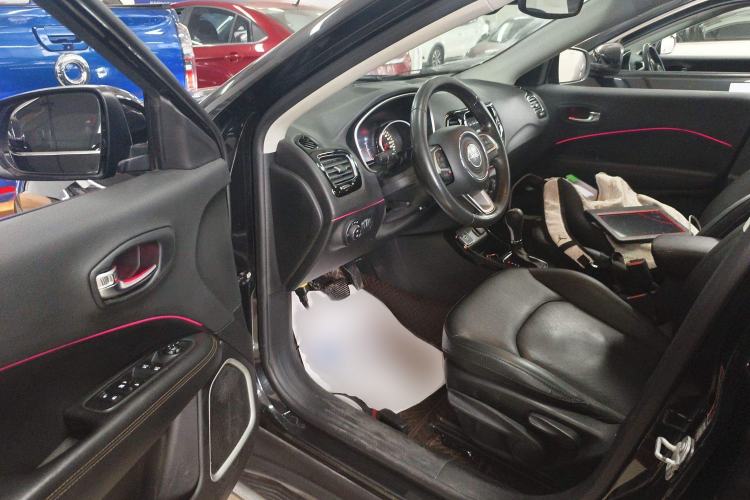 Used Jeep Compass 2019 220T Automatic Family Edition Interior 3