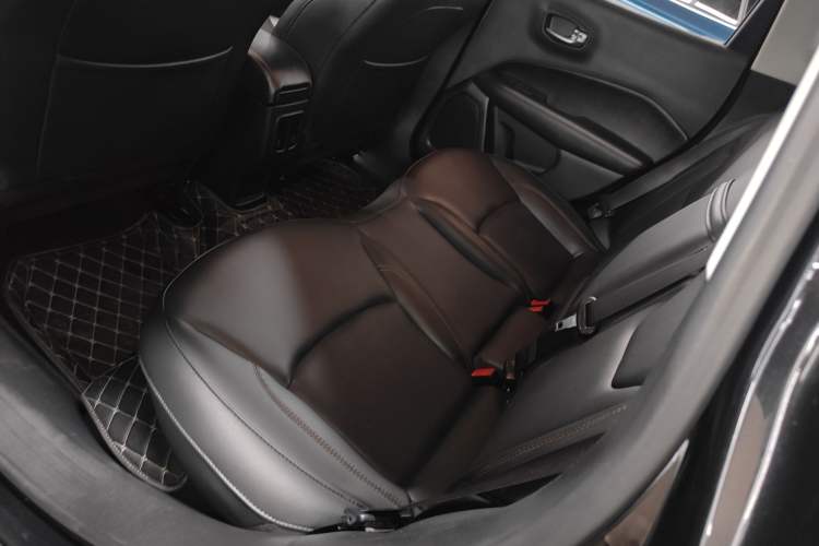 Used Jeep Compass 2019 220T Automatic Family Edition Interior 4