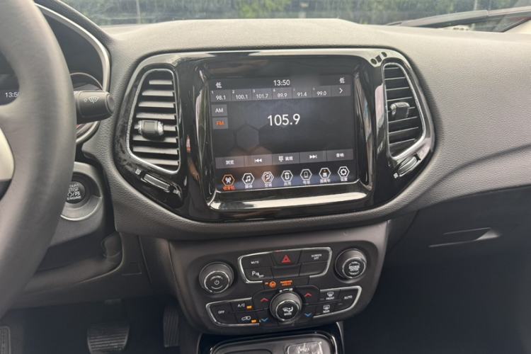 Used Jeep Compass 2019 220T Automatic Family Enjoyment Four-Wheel Drive Edition Interior 5