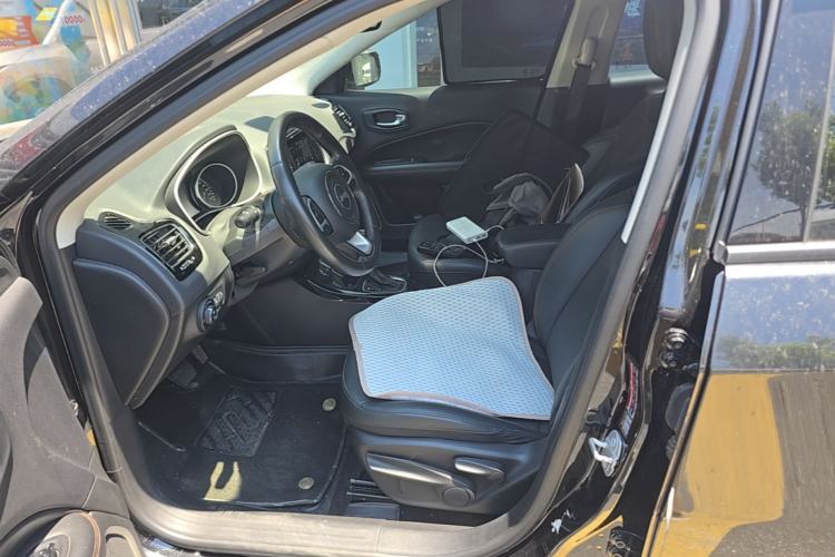 Used Jeep Compass 2019 220T Automatic Family Enjoyment Four-Wheel Drive Edition Left Front Seat