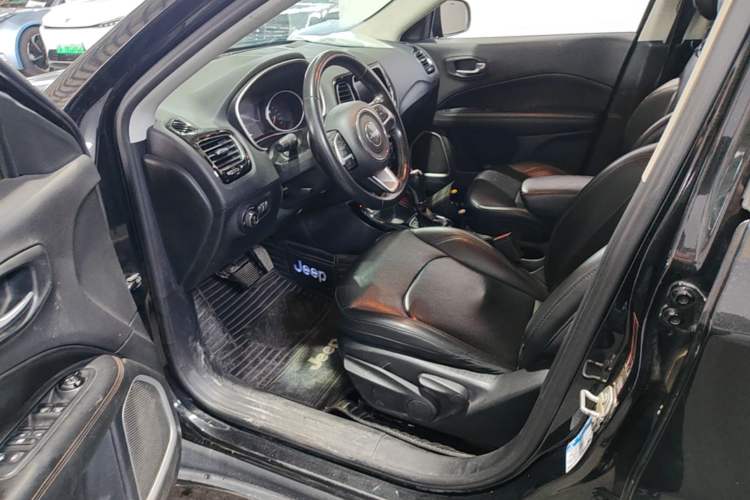 Used Jeep Compass 2019 220T Automatic Family Edition Left Front Seat