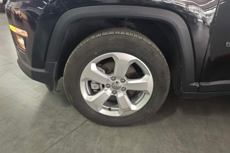 Used Jeep Compass 2019 220T Automatic Family Edition Left Front Wheel Hub