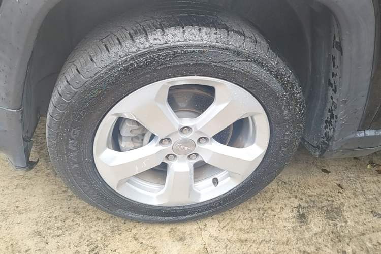 Used Jeep Compass 2019 220T Automatic Enjoyment Version Left Front Wheel Hub