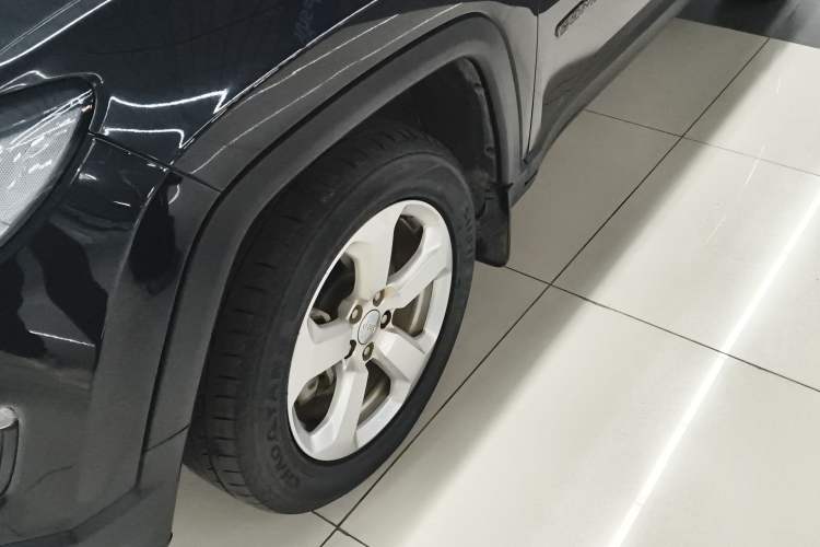 Used Jeep Compass 2019 220T Automatic Enjoyment Version Left Front Wheel Hub