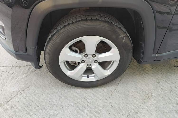 Used Jeep Compass 2019 220T Automatic Enjoyment Version Left Front Wheel Hub