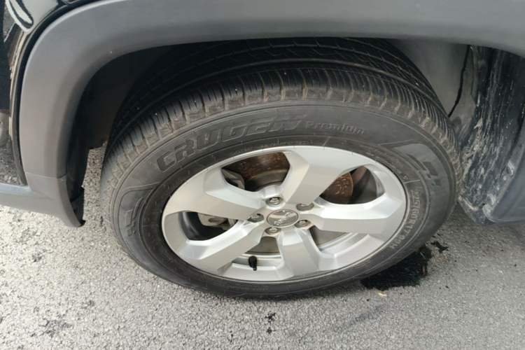 Used Jeep Compass 2019 200T Automatic Family Enjoyment Four-Wheel Drive - Connected Large Screen Version Left Front Wheel Hub