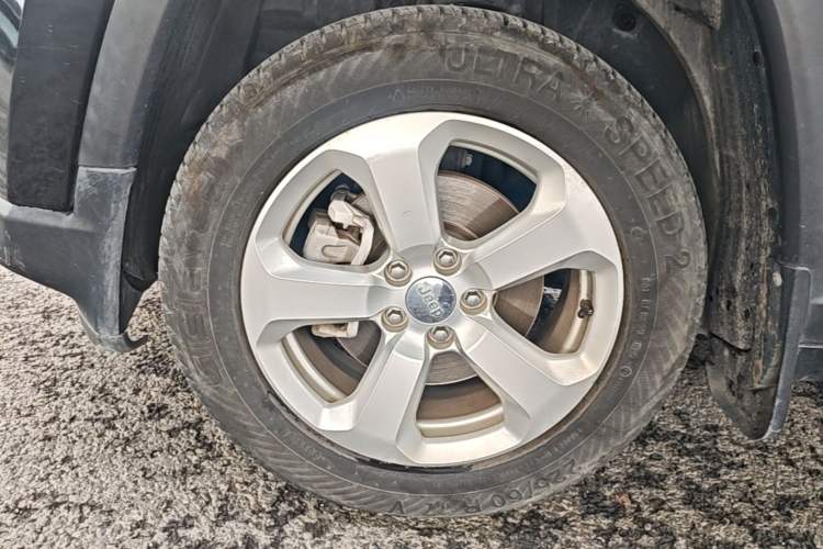 Used Jeep Compass 2019 220T Automatic Family Edition Left Front Wheel Hub