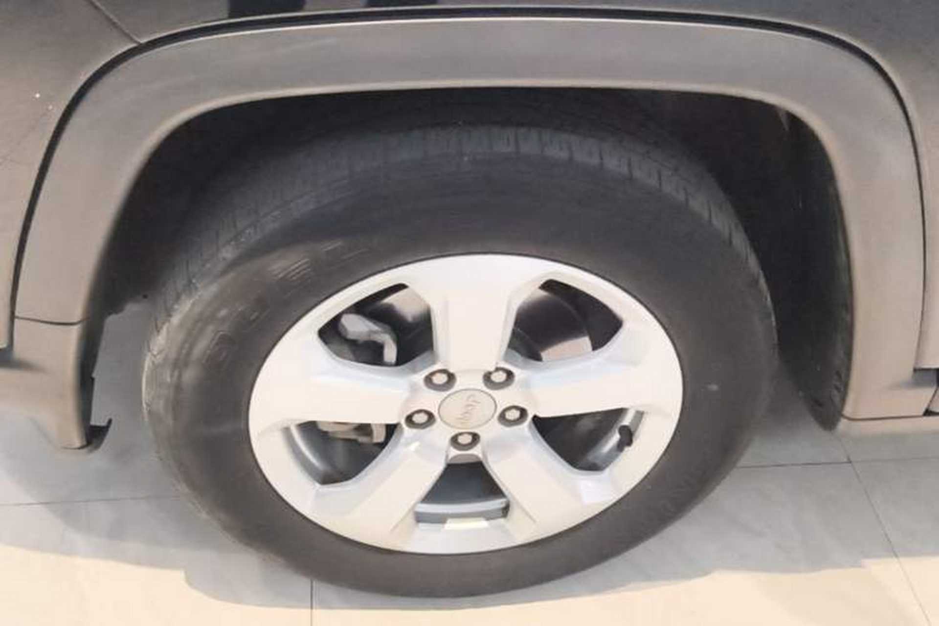 Used Jeep Compass 2019 220T Automatic Family Edition Left Front Wheel Hub