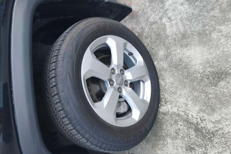Used Jeep Compass 2019 220T Automatic Family Edition Left Front Wheel Hub