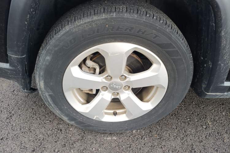Used Jeep Compass 2019 220T Automatic Family Edition Left Front Wheel Hub