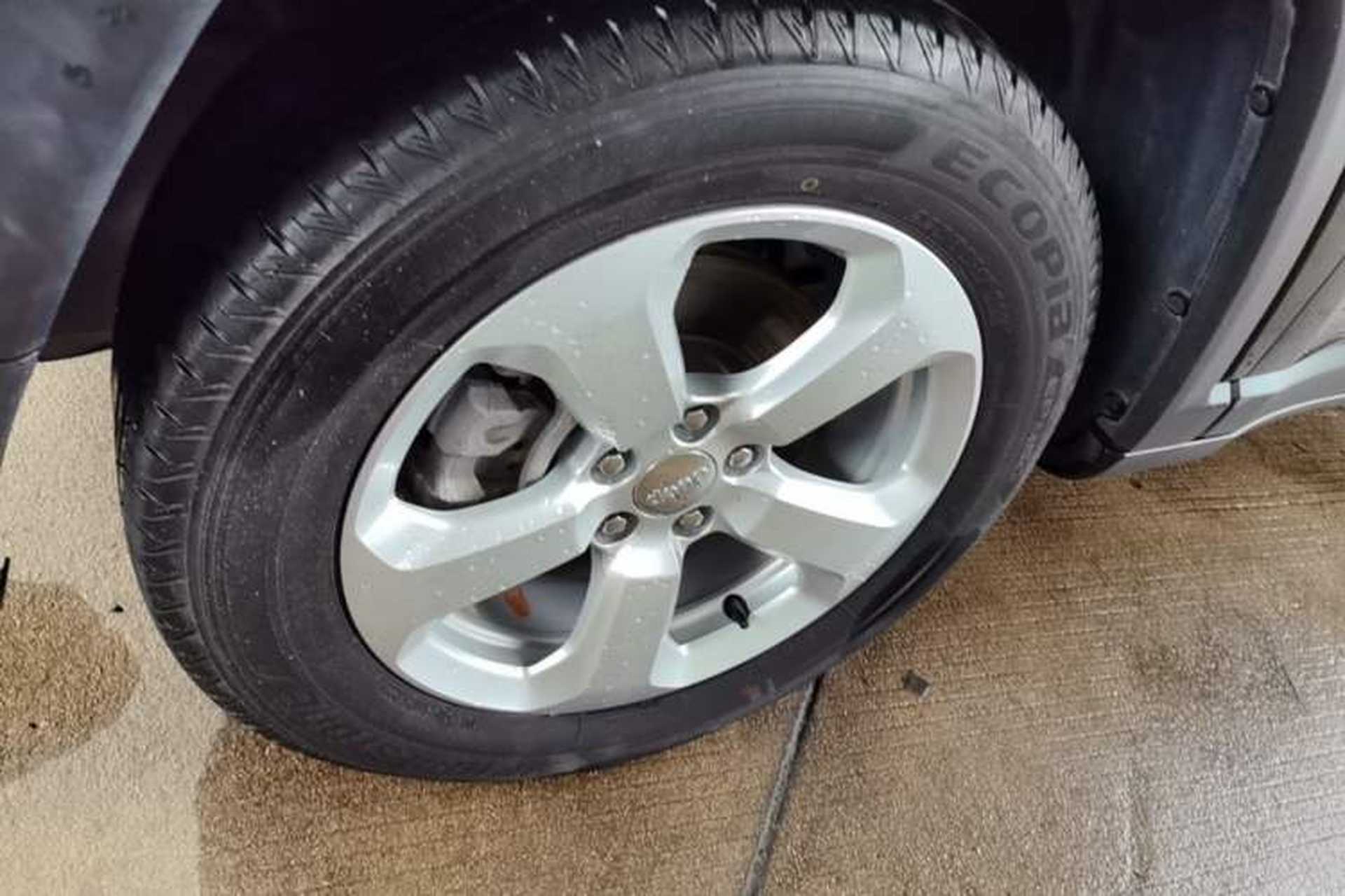 Used Jeep Compass 2019 220T Automatic Family Edition Left Front Wheel Hub