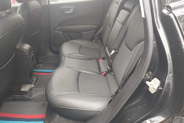 Used Jeep Compass 2019 220T Automatic Enjoyment Version Left Rear Seat
