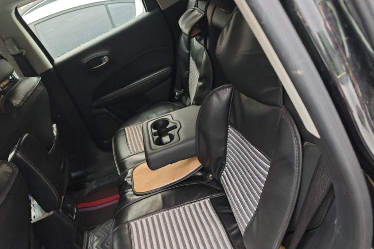 Used Jeep Compass 2019 220T Automatic Enjoyment Version Left Rear Seat