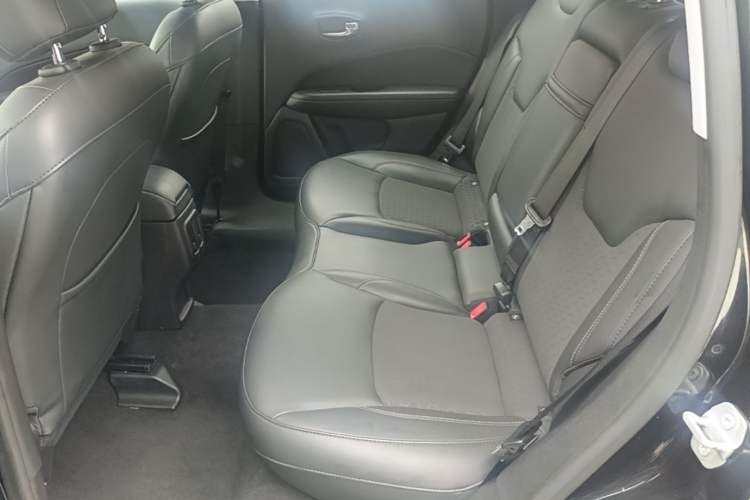 Used Jeep Compass 2019 220T Automatic Enjoyment Version Left Rear Seat