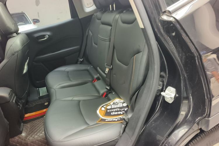 Used Jeep Compass 2019 220T Automatic Family Enjoyment Four-Wheel Drive Edition Left Rear Seat