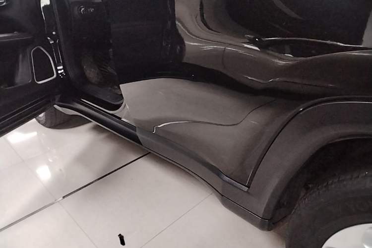 Used Jeep Compass 2019 200T Automatic Family Edition - Connected Large Screen Version Left Side Sill