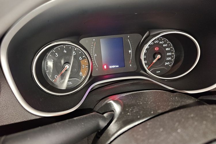 Used Jeep Compass 2019 200T Automatic Enjoyment - Connected Large Screen Version Odometer Close Up