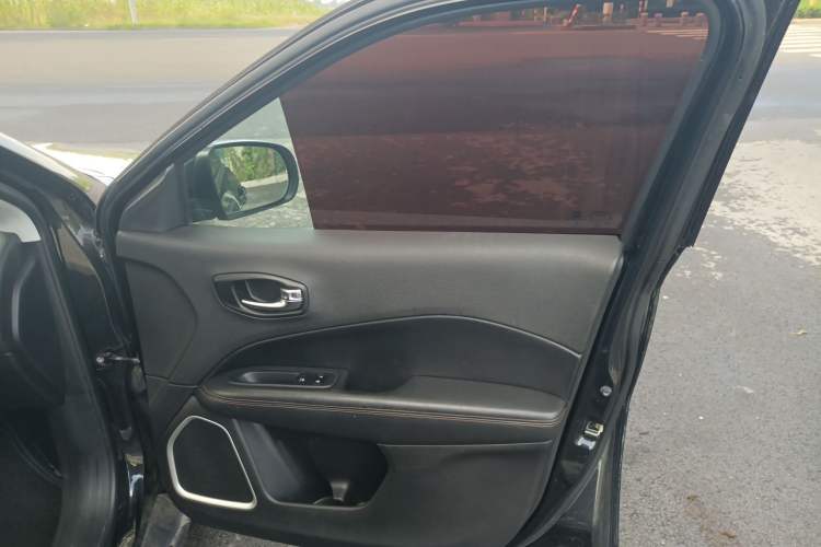 Used Jeep Compass 2019 220T Automatic Family Edition Right Front Door Interior