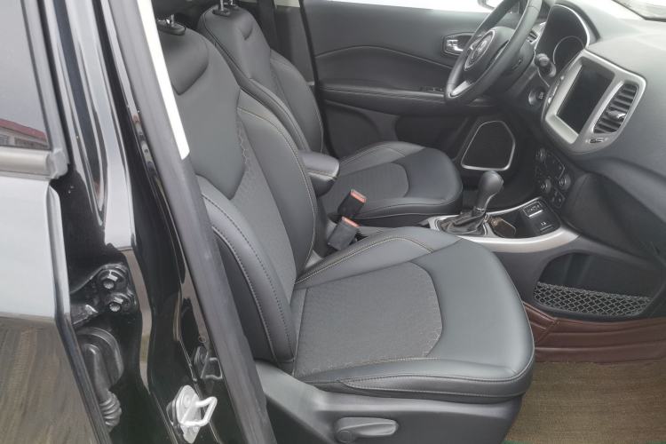 Used Jeep Compass 2019 220T Automatic Enjoyment Version Right Front Seat