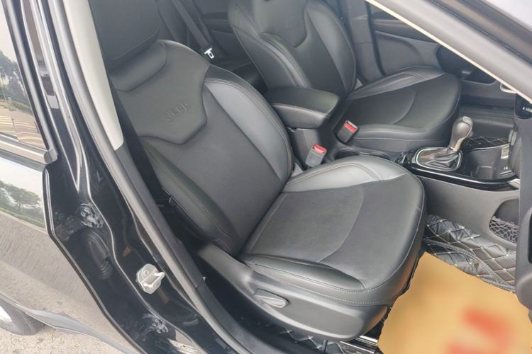 Used Jeep Compass 2019 220T Automatic Family Edition Right Front Seat