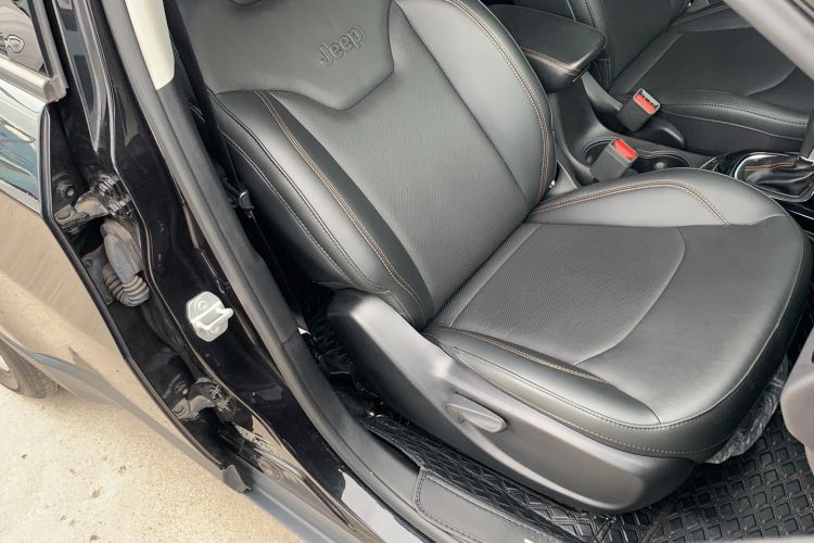 Used Jeep Compass 2019 220T Automatic Family Edition Right Front Seat