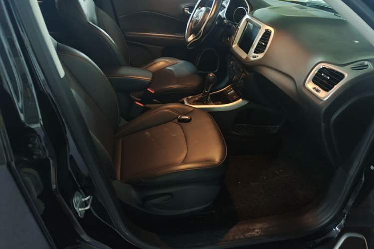 Used Jeep Compass 2019 200T Automatic Family Edition - Connected Large Screen Version Right Front Seat