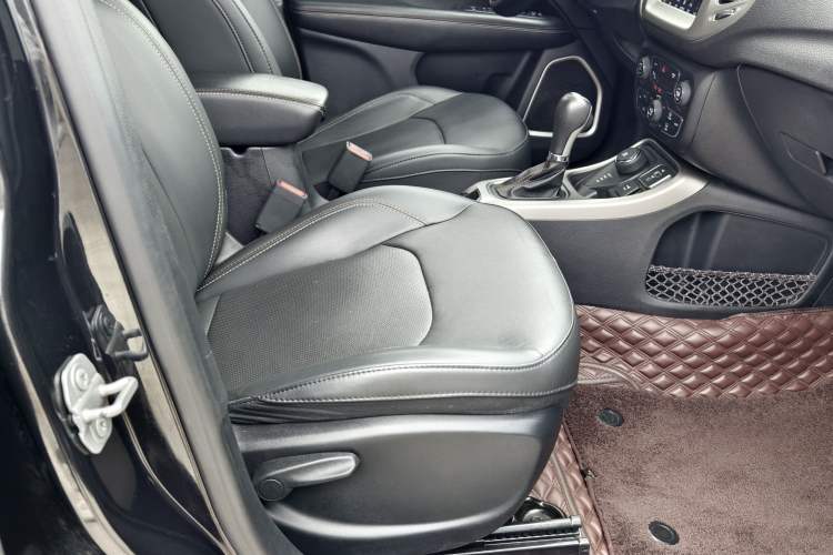 Used Jeep Compass 2019 200T Automatic Family Enjoyment Four-Wheel Drive - Connected Large Screen Version Right Front Seat