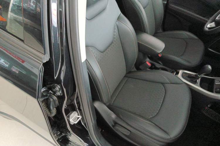 Used Jeep Compass 2019 200T Automatic Prestige Edition Right Front Seat