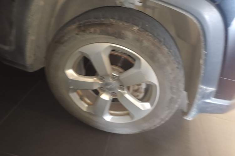 Used Jeep Compass 2019 220T Automatic Family Edition Right Front Wheel Hub