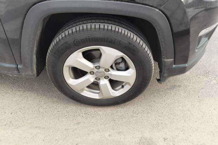 Used Jeep Compass 2019 220T Automatic Family Edition Right Front Wheel Hub