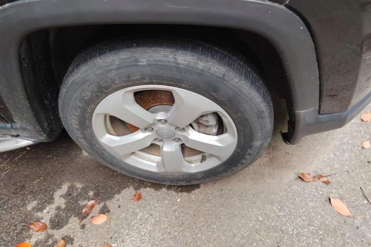 Used Jeep Compass 2019 220T Automatic Family Edition Right Front Wheel Hub