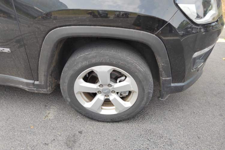 Used Jeep Compass 2019 220T Automatic Family Edition Right Front Wheel Hub