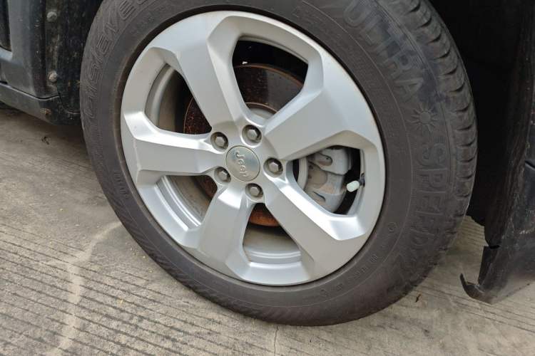 Used Jeep Compass 2019 220T Automatic Enjoyment Version Right Front Wheel Hub