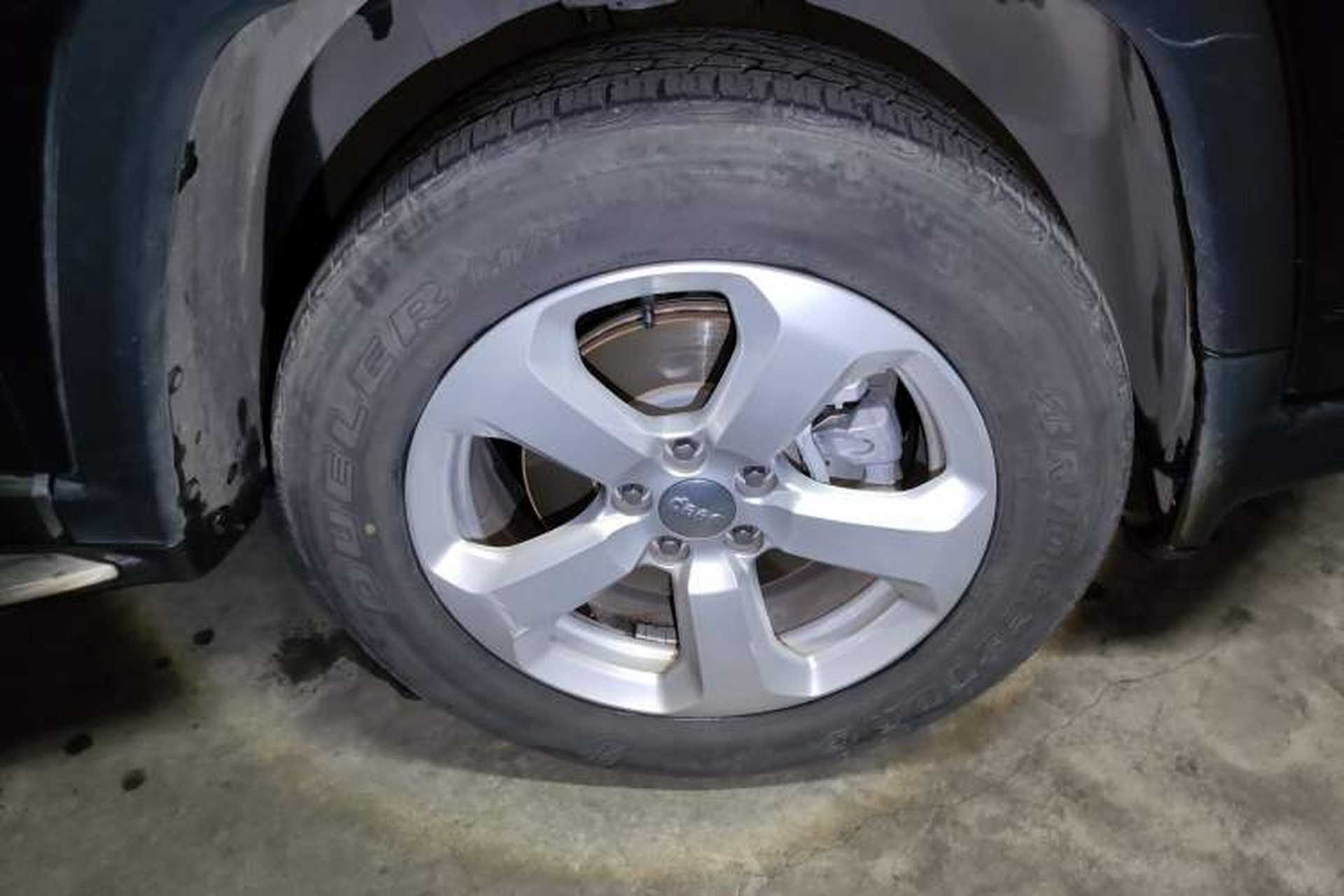 Used Jeep Compass 2019 220T Automatic Family Edition Right Front Wheel Hub