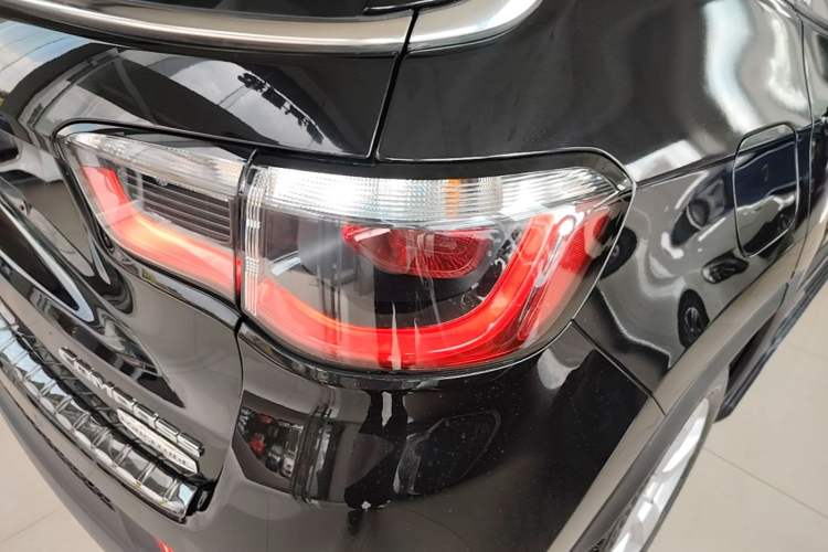 Used Jeep Compass 2019 200T Automatic Family Edition - Connected Large Screen Version Right Rear Taillight