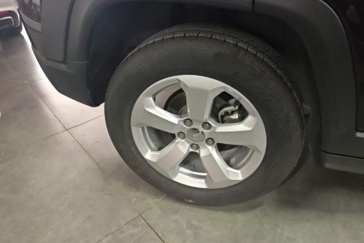 Used Jeep Compass 2019 220T Automatic Family Edition Right Rear Wheel Hub
