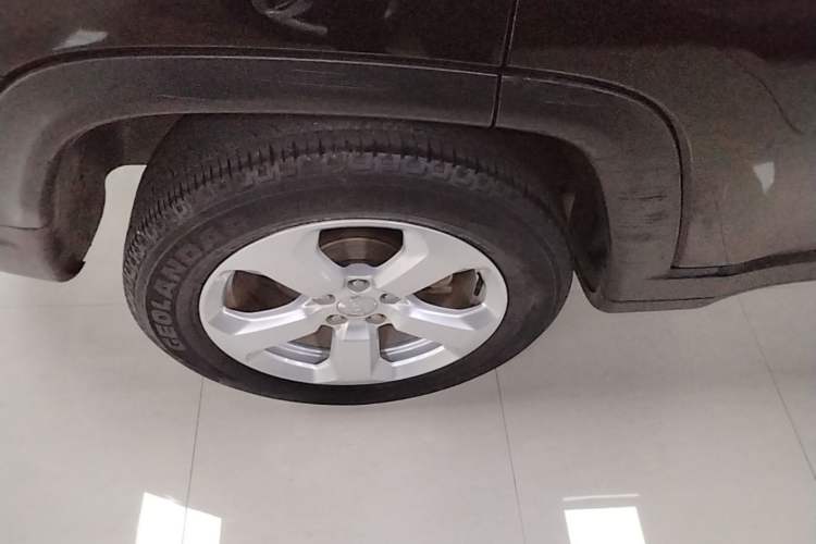 Used Jeep Compass 2019 200T Automatic Family Edition - Connected Large Screen Version Right Rear Wheel Hub