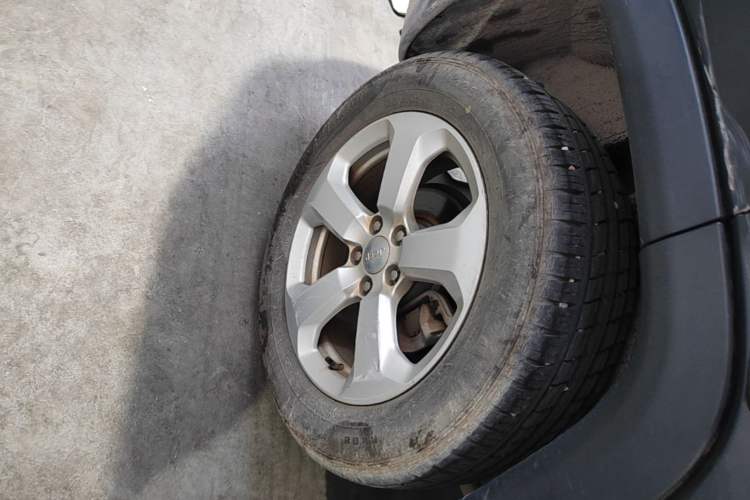 Used Jeep Compass 2019 220T Automatic Family Edition Right Rear Wheel Hub