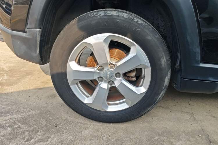 Used Jeep Compass 2019 200T Automatic Prestige Edition Right Rear Wheel Hub